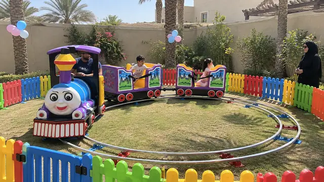 قطار الحديقة في حفلة أطفال