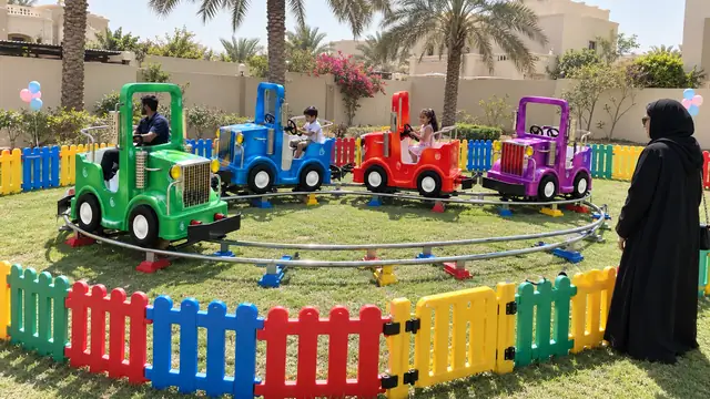 قطار التراكتور في حفلة أطفال