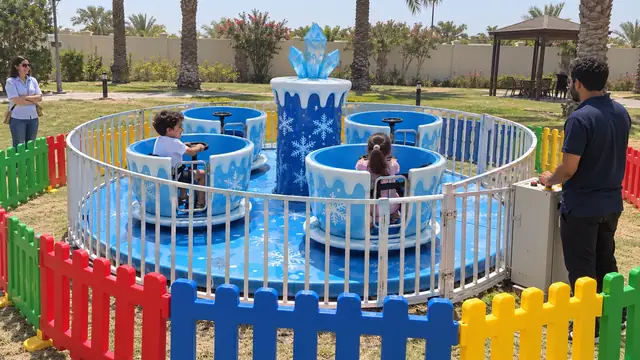 فناجين الشاي في حفلة أطفال