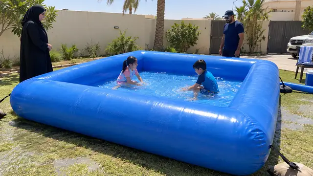 المسبح الكبير في حفلة أطفال