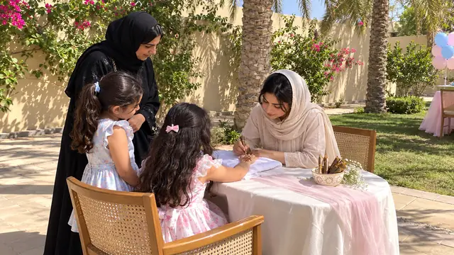 الحنة في حفلة أطفال