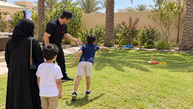 مقدم المسابقات في حفلة أطفال