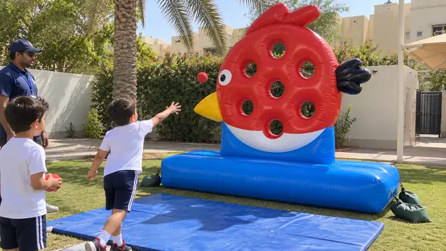 هدف الطير في حفلة أطفال